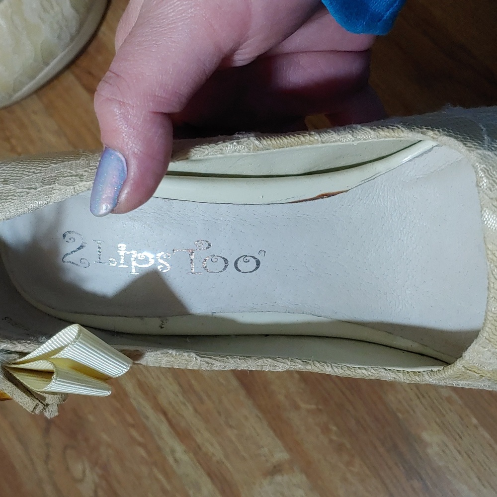 2 Lips Too Vintage Lace & Charm Heels 5.5 - Picture 13 of 15